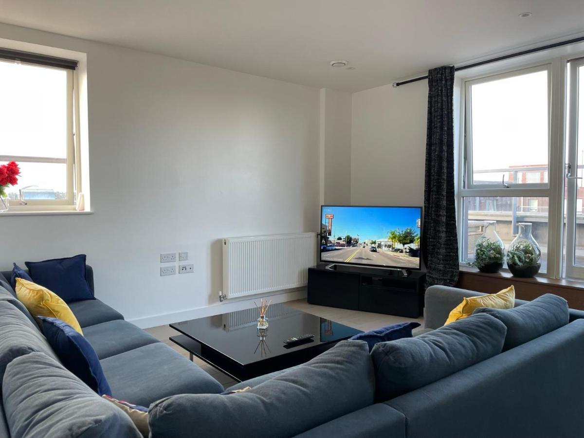 Modern & Spacious Penthouse In North London公寓 外观 照片